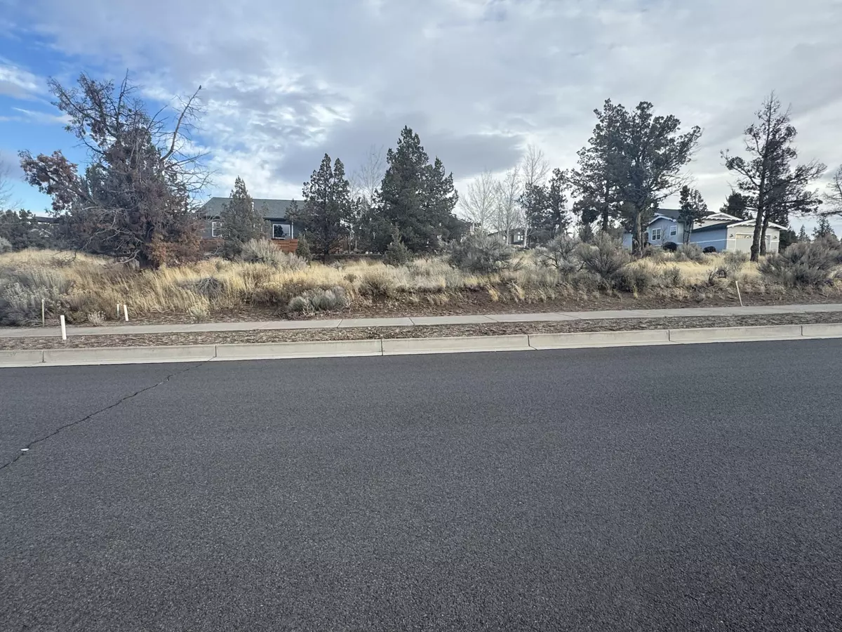 Madras, OR 97741,Larkspur DR #82