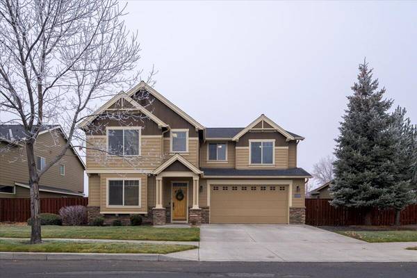 787 28th ST, Redmond, OR 97756