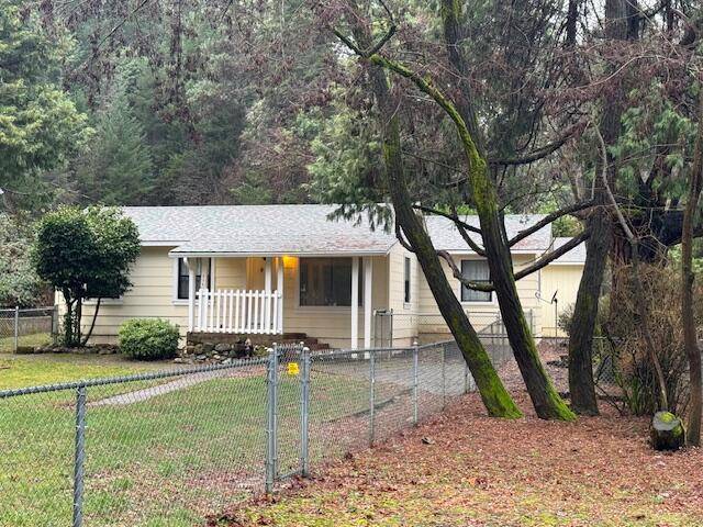 330 Old Stage RD, Cave Junction, OR 97523