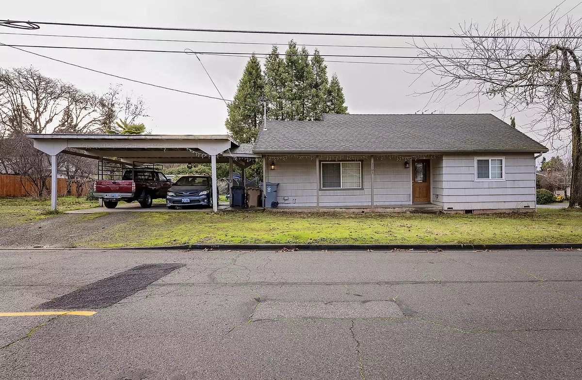 Grants Pass, OR 97526,1103 Madrone ST