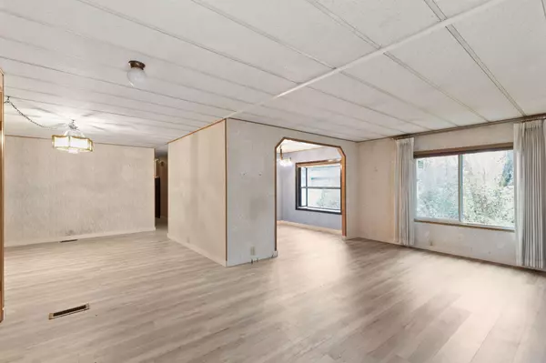 Grants Pass, OR 97527,2172 Arnold AVE #5