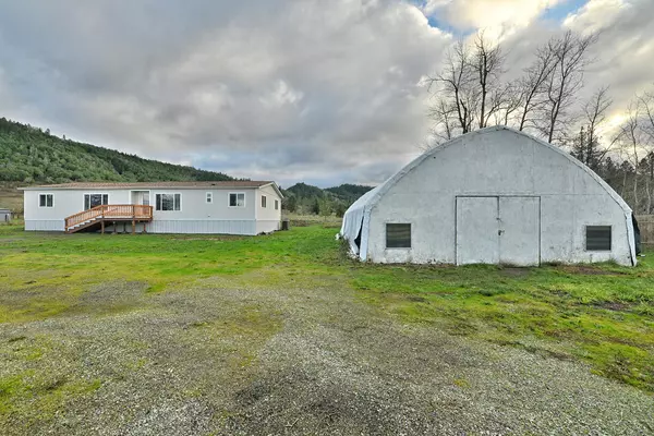 Riddle, OR 97469,1330 Glenbrook Loop Rd. RD