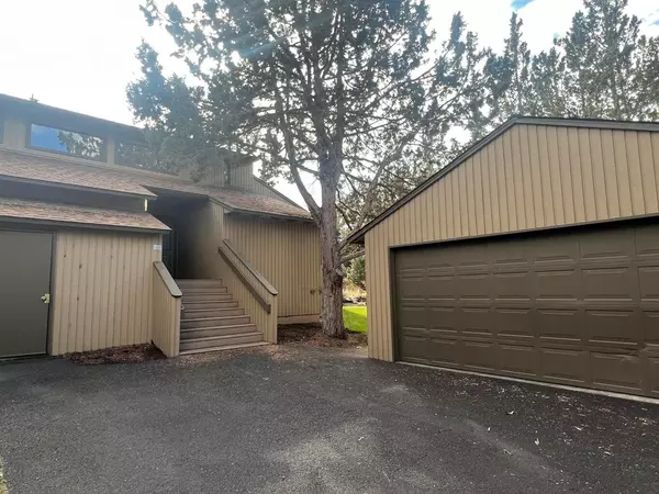 6960 Robin CT #FV22B, Redmond, OR 97756