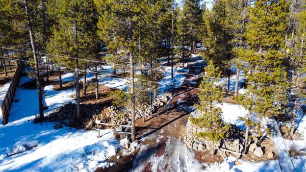 17024 Helbrock DR, Bend, OR 97707