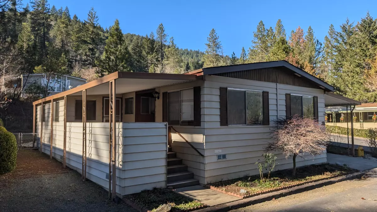 Rogue River, OR 97537,315 Evans Creek RD #UNIT 38