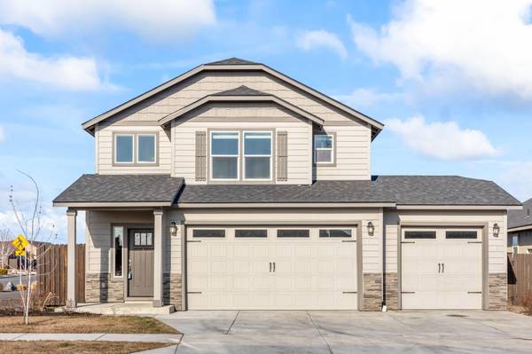 2497 NW Hemlock WAY, Redmond, OR 97756