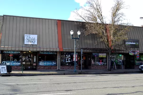 Grants Pass, OR 97526,424 6th ST #424-428
