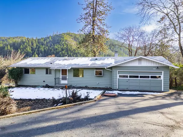 105 Tenney DR, Rogue River, OR 97537