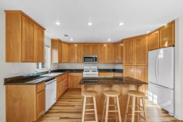 Talent, OR 97540,250 Meadow Slope DR