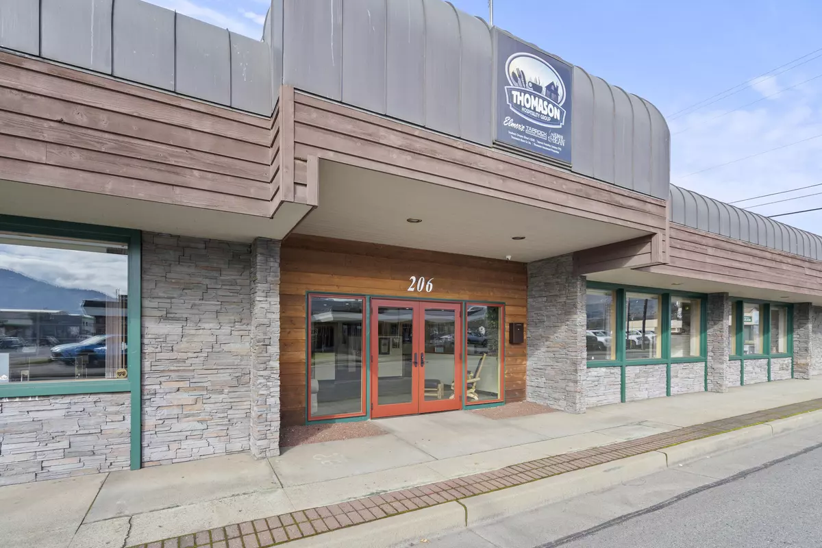 Grants Pass, OR 97526,206 7th ST