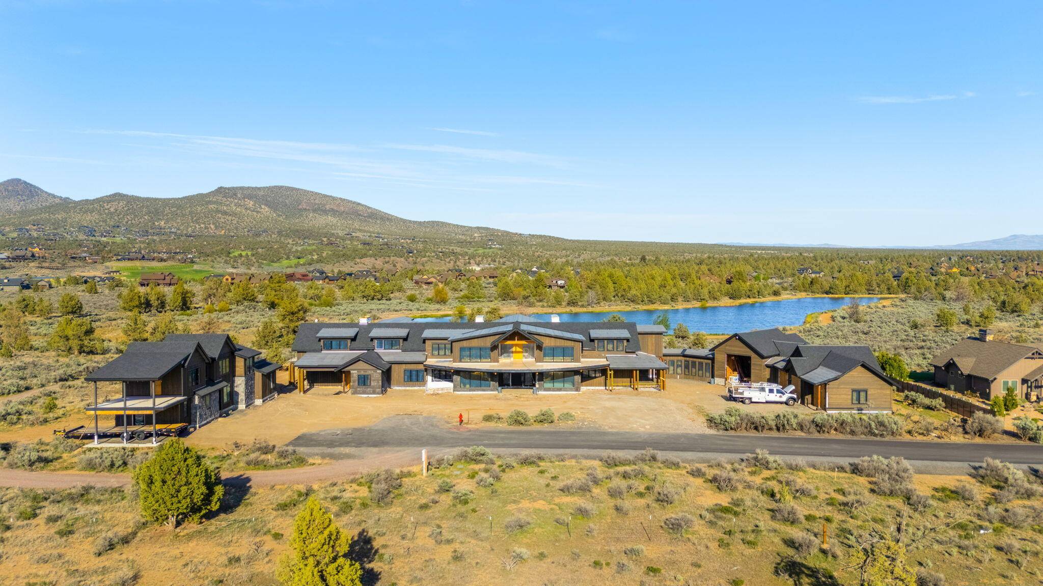 17097 Lago Vista DR, Powell Butte, OR 97753