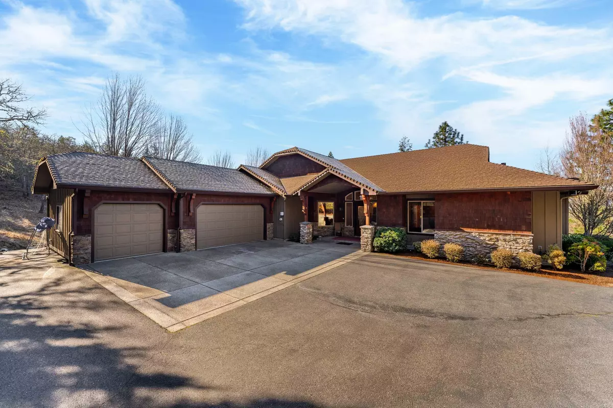 Grants Pass, OR 97527,601 Stone Canyon DR