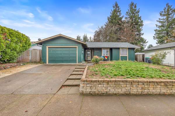 1486 La Mesa ST, Medford, OR 97504