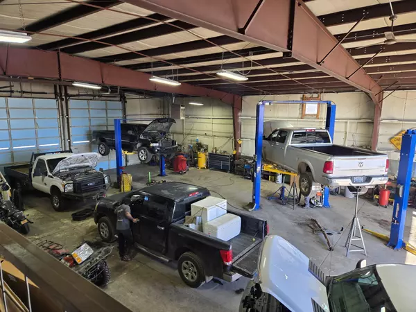 Klamath Falls, OR 97603,5225 Washburn WAY