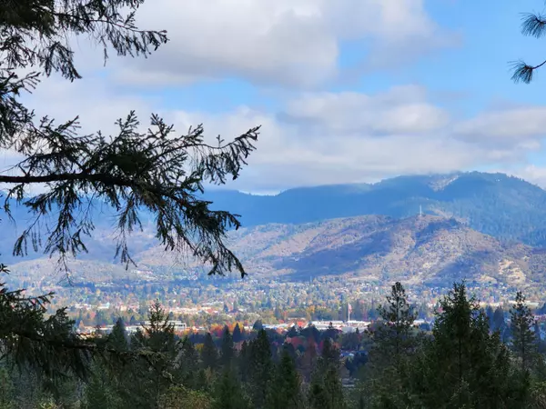 Grants Pass, OR 97527,538 View Top DR