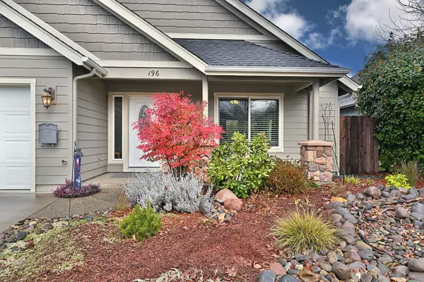 Grants Pass, OR 97527,196 Yorktown DR