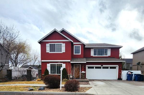 3166 Black Butte LN, Redmond, OR 97756