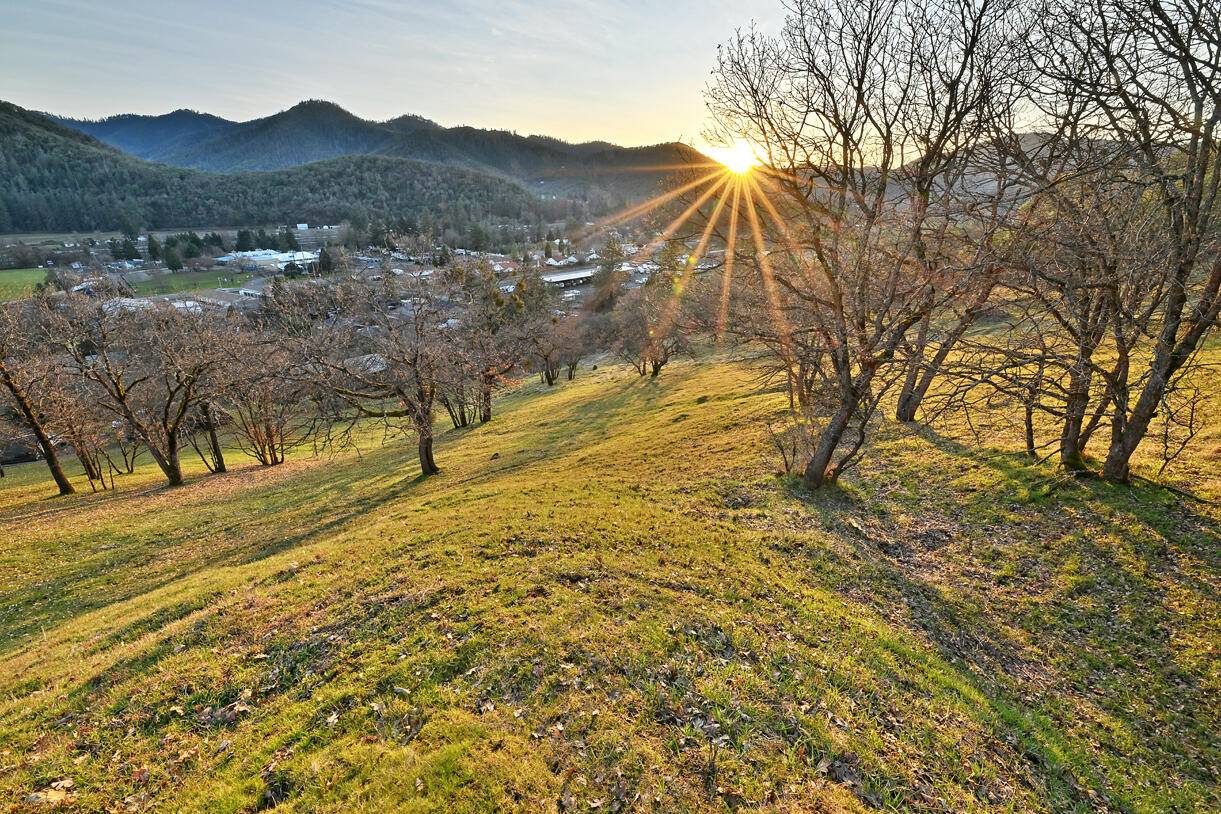 Seventh AVE, Gold Hill, OR 97525