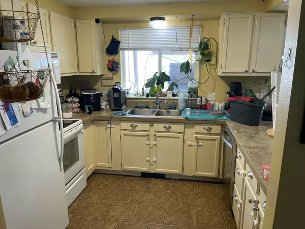 Prineville, OR 97754,880 8th ST