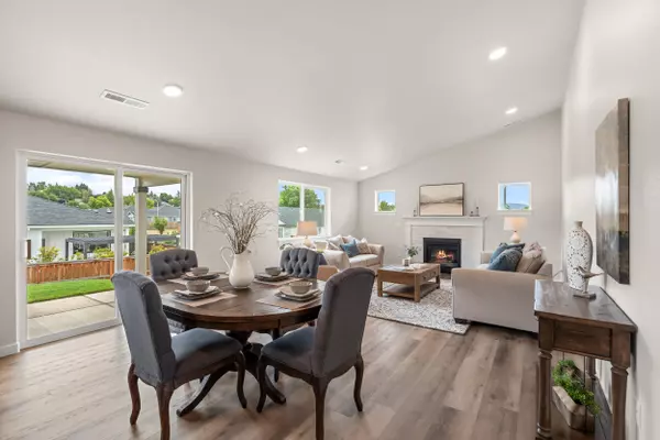 Medford, OR 97504,3018 Sky Lakes DR