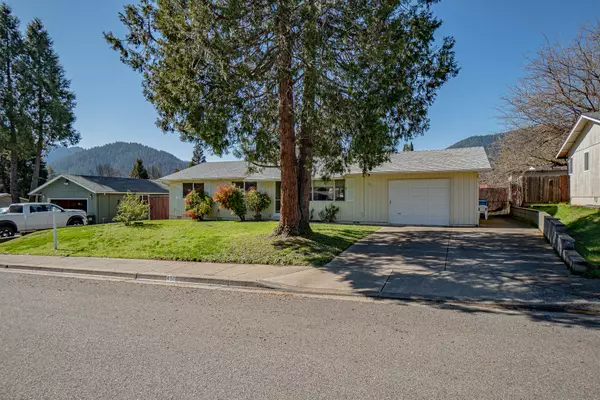 Rogue River, OR 97537,410 Nugget DR