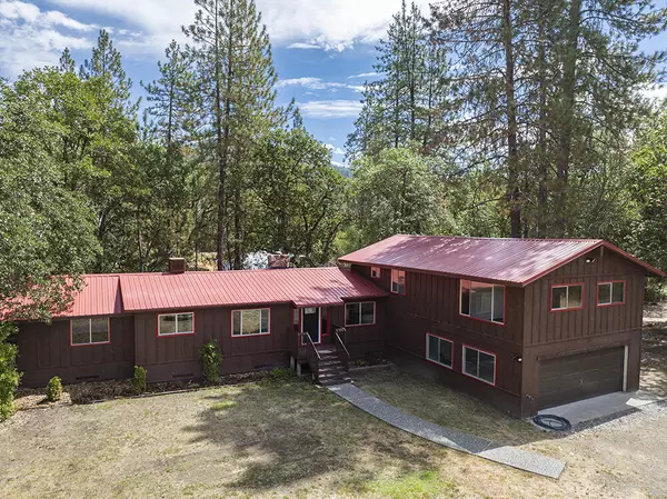 520 Tetherow RD, Williams, OR 97544