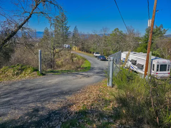 Grants Pass, OR 97527,Fruitdale,Lilac,Hilltop,Shephe DR