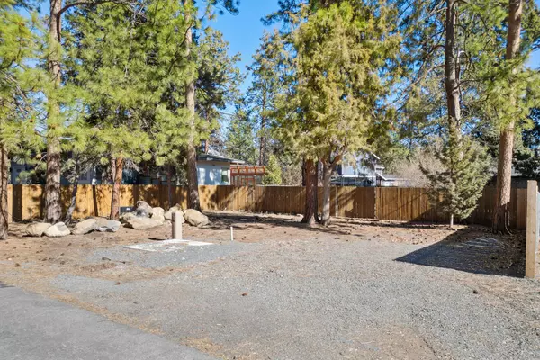 61624 Cherrywood LN, Bend, OR 97702