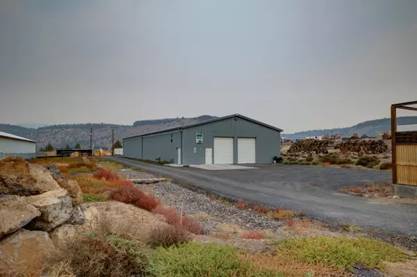 14079 Commercial Loop RD, Terrebonne, OR 97760