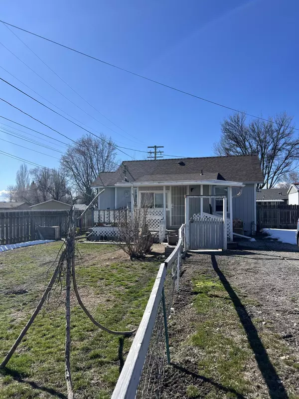 4734 Summers LN, Klamath Falls, OR 97603