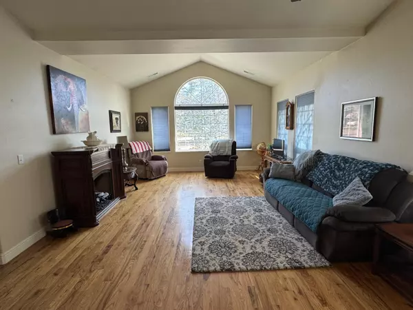 Shady Cove, OR 97539,409 Sarma DR