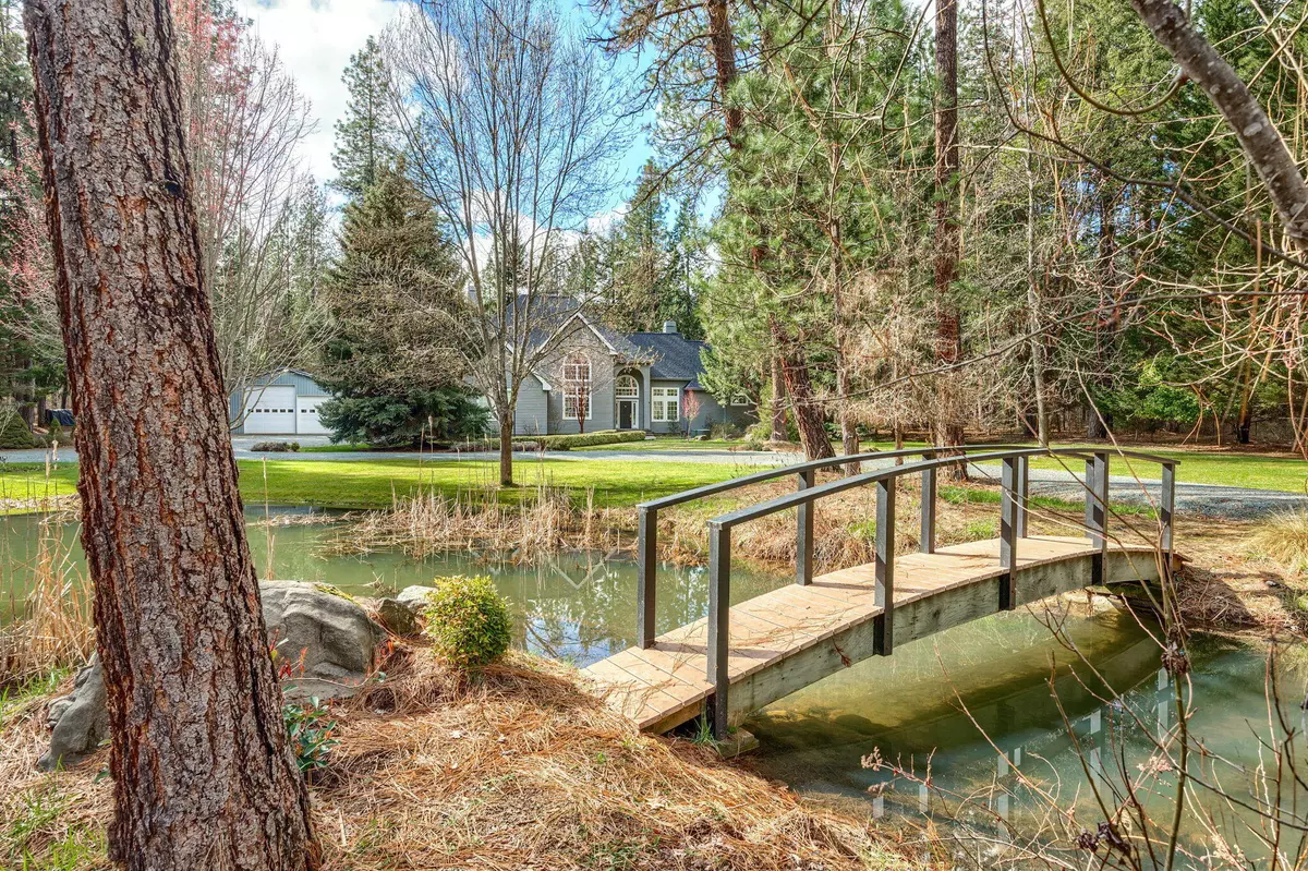 Rogue River, OR 97537,7081 Redthorne RD