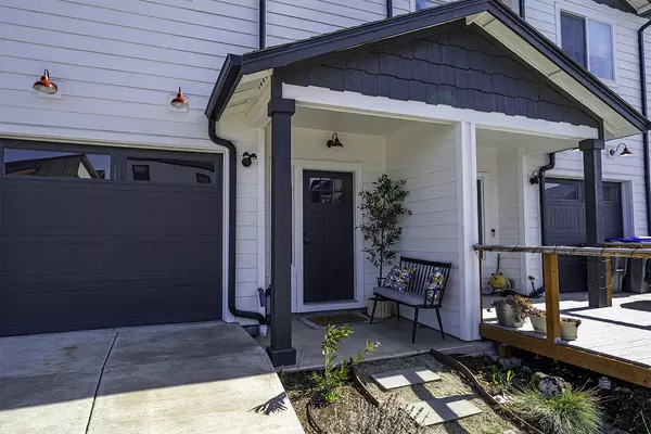 Talent, OR 97540,307 Everett WAY