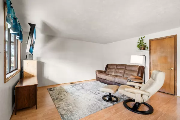 Grants Pass, OR 97527,1045 Angler LN