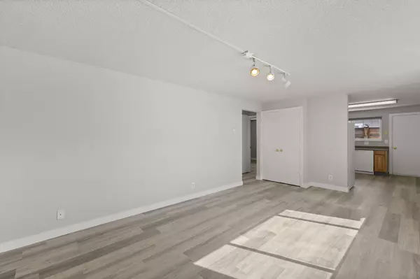 Bend, OR 97703,633 Portland AVE #633-639