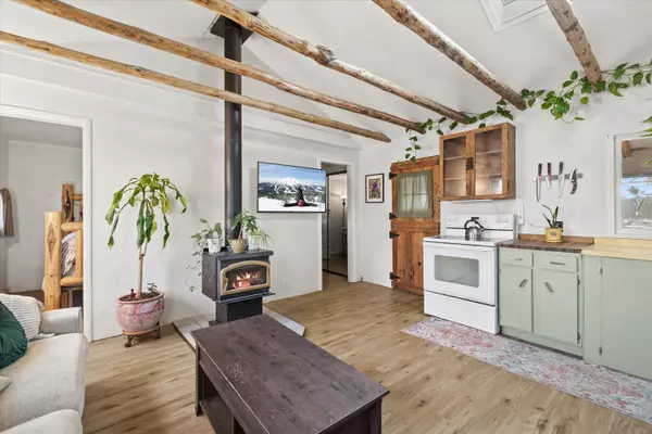 Bend, OR 97701,25315 Cultus LN