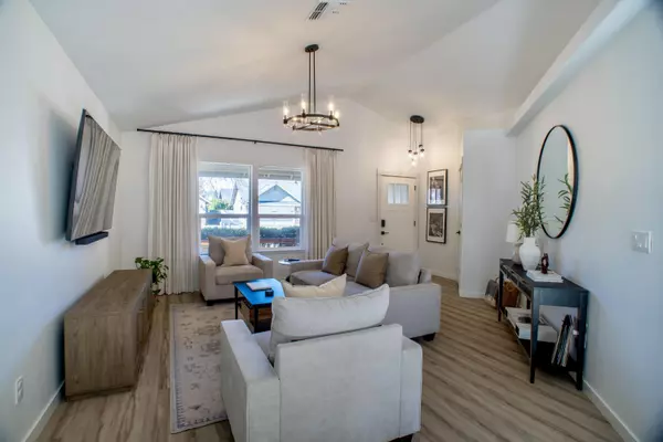 Grants Pass, OR 97527,1411 Sturgeon CT