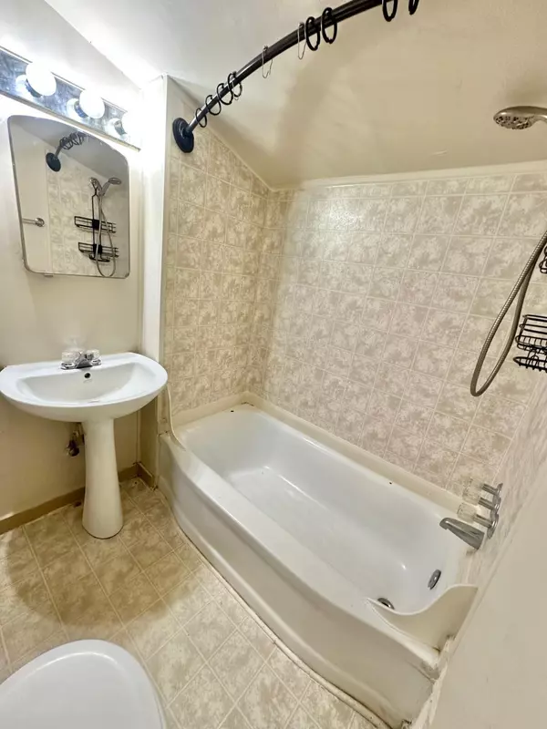 Klamath Falls, OR 97603,2201 Arthur ST