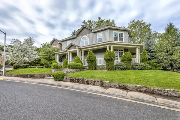 2214 Haviland DR, Grants Pass, OR 97527