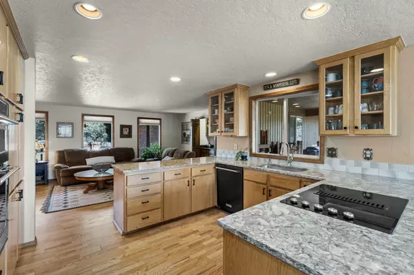 Bend, OR 97703,65833 Cori WAY