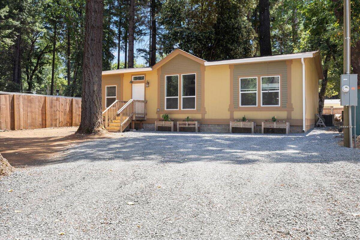 355 Fir DR, Cave Junction, OR 97523