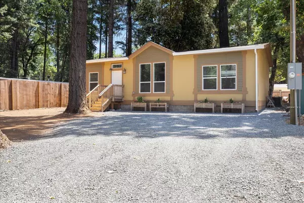 355 Fir DR, Cave Junction, OR 97523