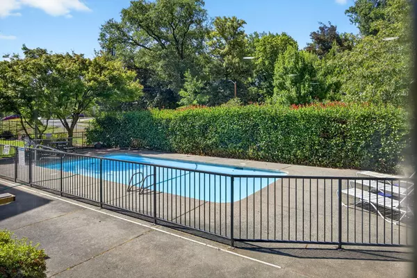 Grants Pass, OR 97527,115 Rogue River HWY #APT 106