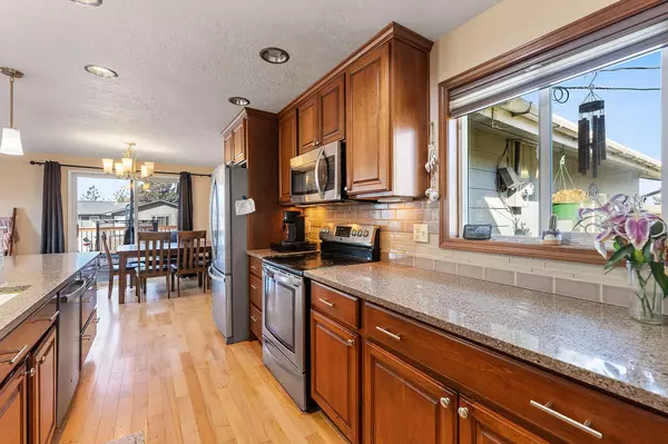 Madras, OR 97741,409 Shady LN