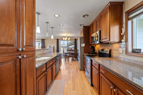 Madras, OR 97741,409 Shady LN