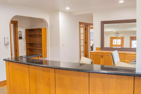 Medford, OR 97504,1020 Jackson ST