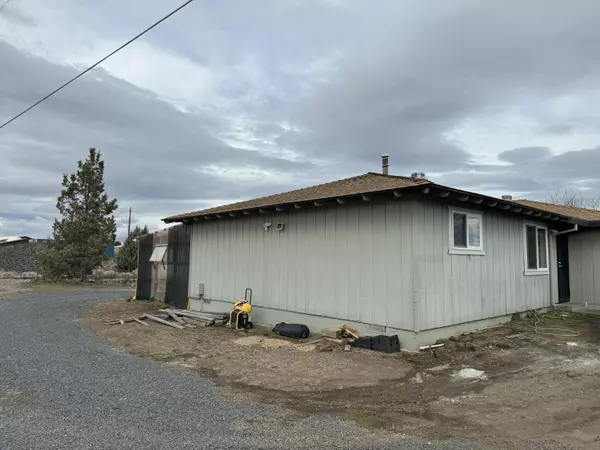 Bend, OR 97702,21130 Reed Market RD