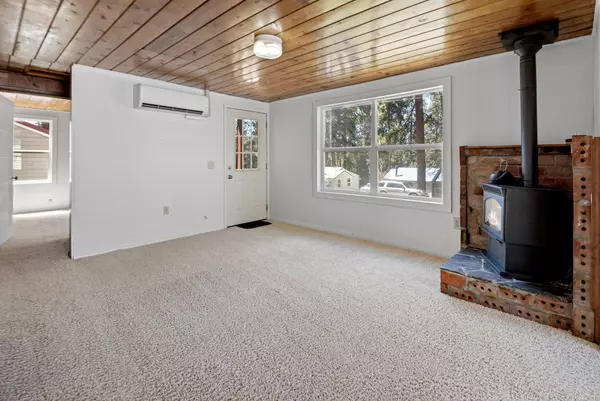 Gilchrist, OR 97737,138629 Rhododendron ST