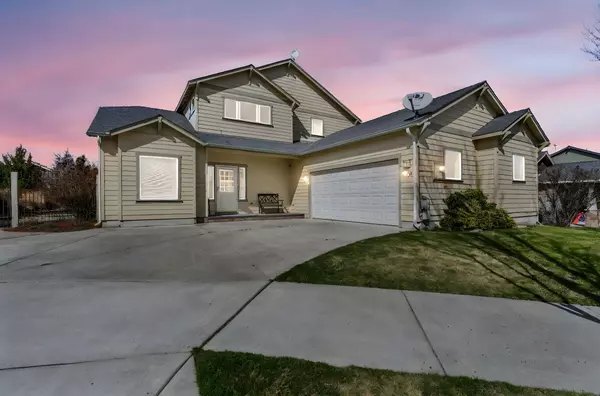 418 Petal CT, Madras, OR 97741