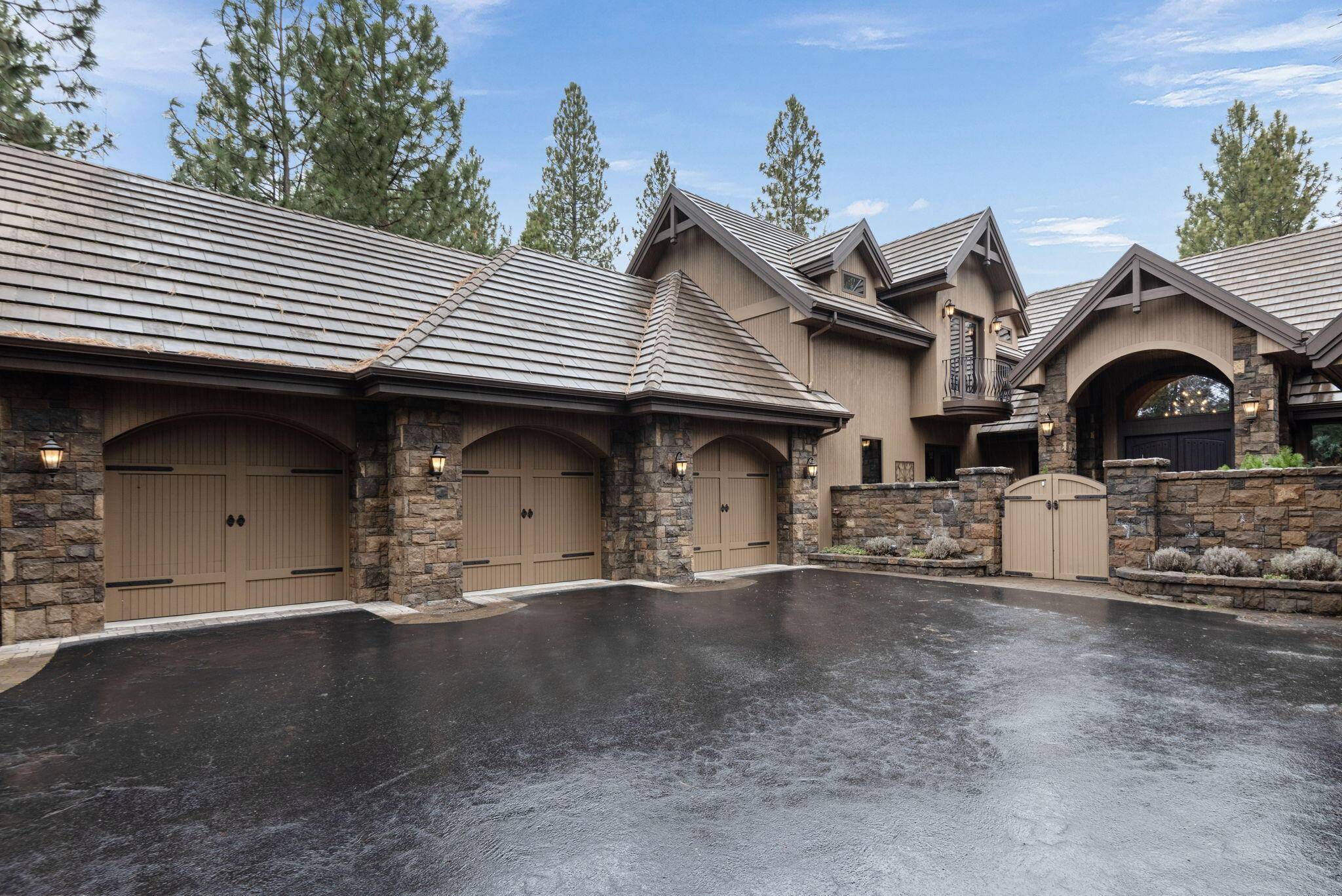 61725 Broken Top DR, Bend, OR 97702